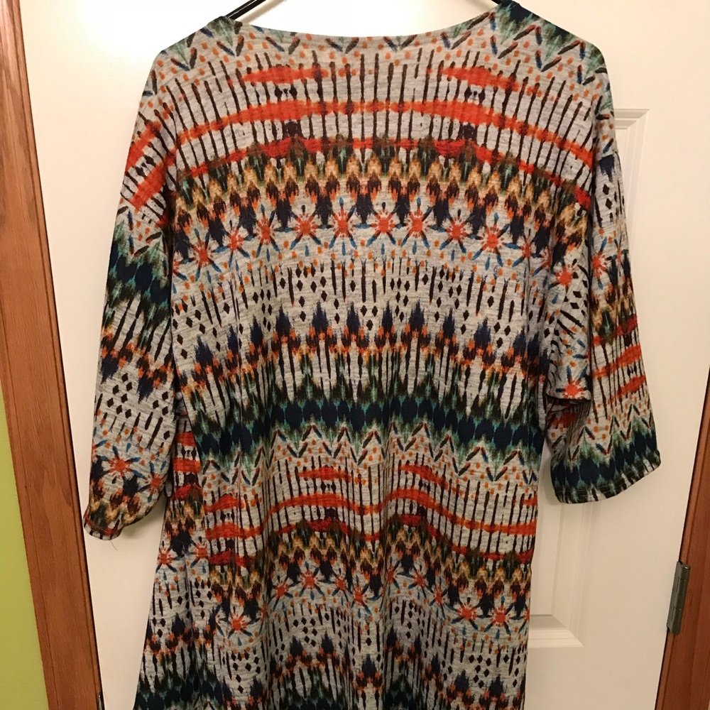 LulaRoe Shirley. Size Medium